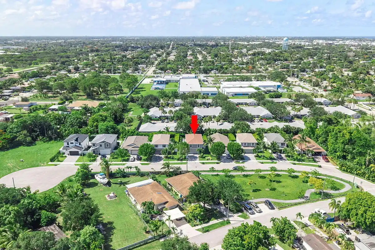 430 Lucky Ln, Delray Beach: photo 1 of 35
