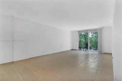 1465 NE 123rd St #416, North Miami: photo 1 of 20
