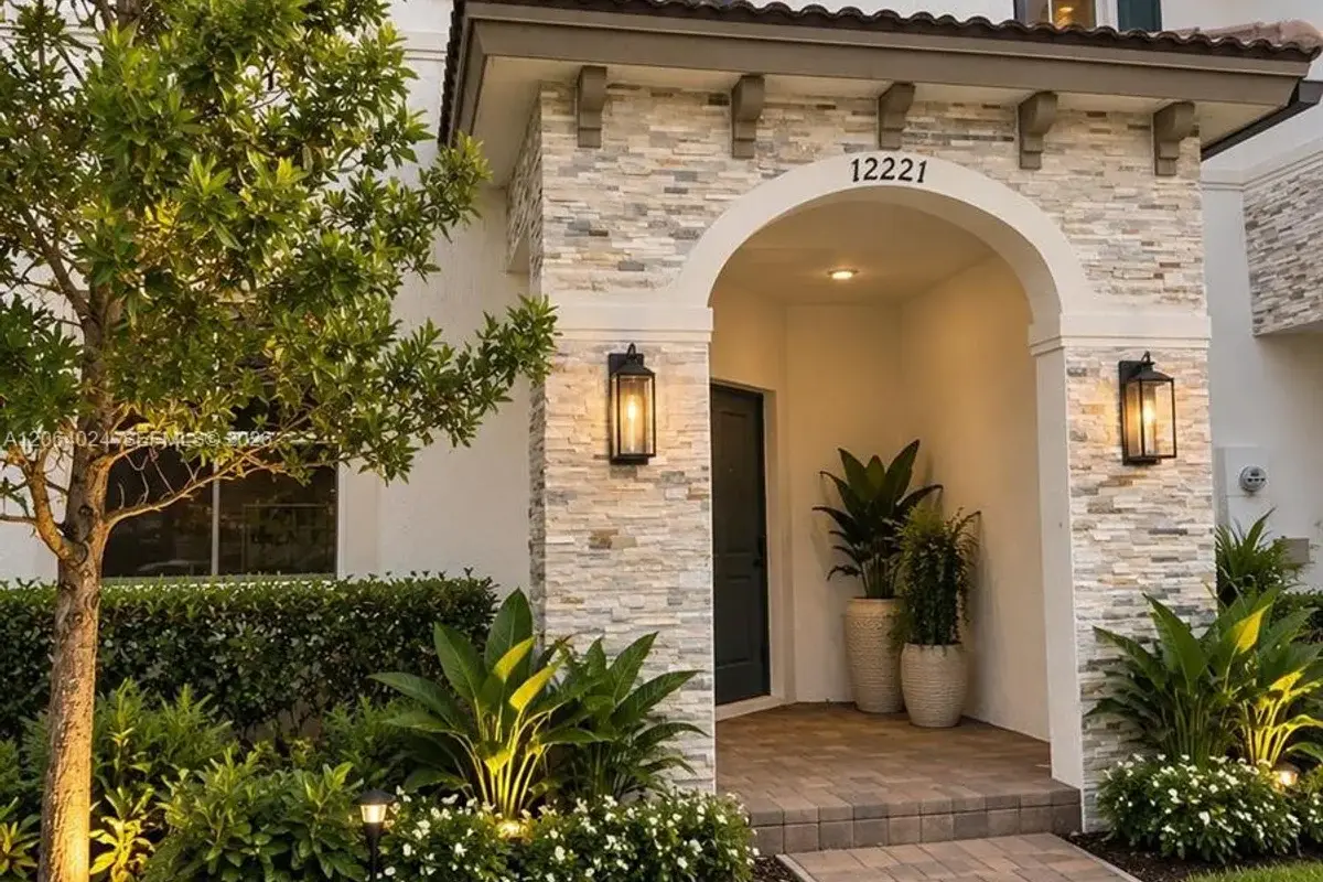 Villa in Miami: photo 1 of 38