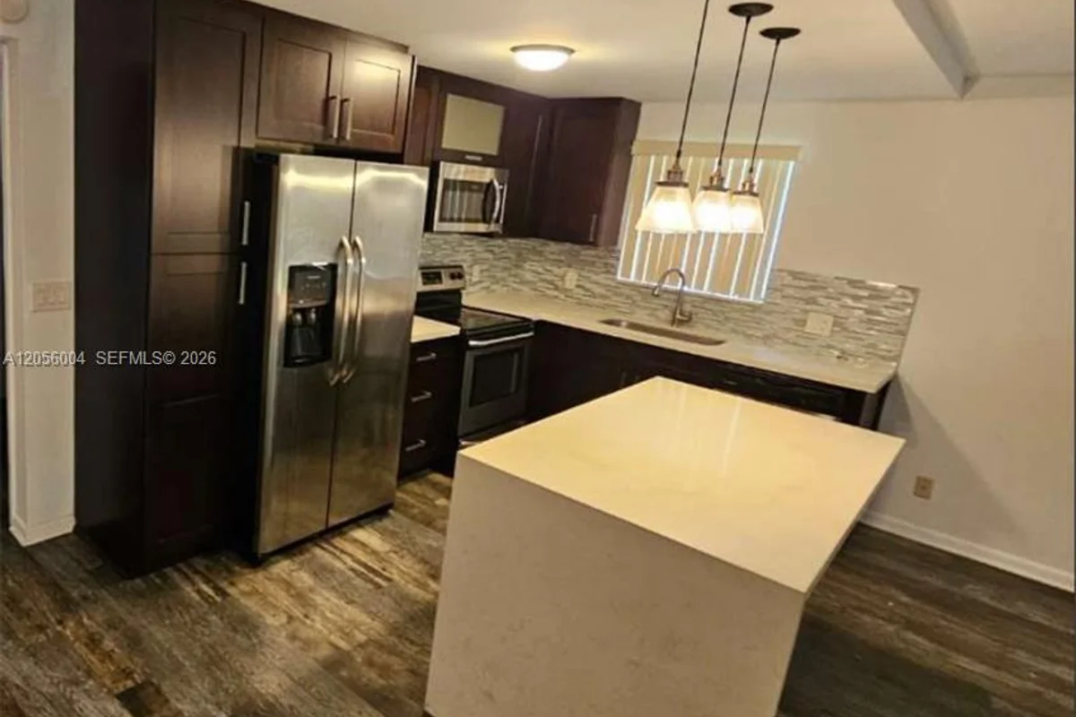 8 Farnham A, Deerfield Beach: photo 1 of 10