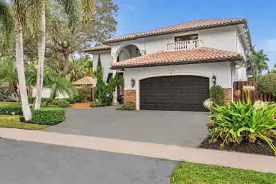 749 SW 2nd St, Boca Raton: photo 1 of 92