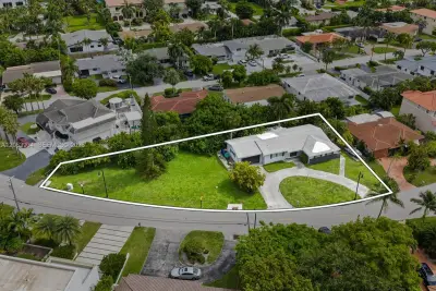 301 186th St, Sunny Isles Beach: photo 1 of 30