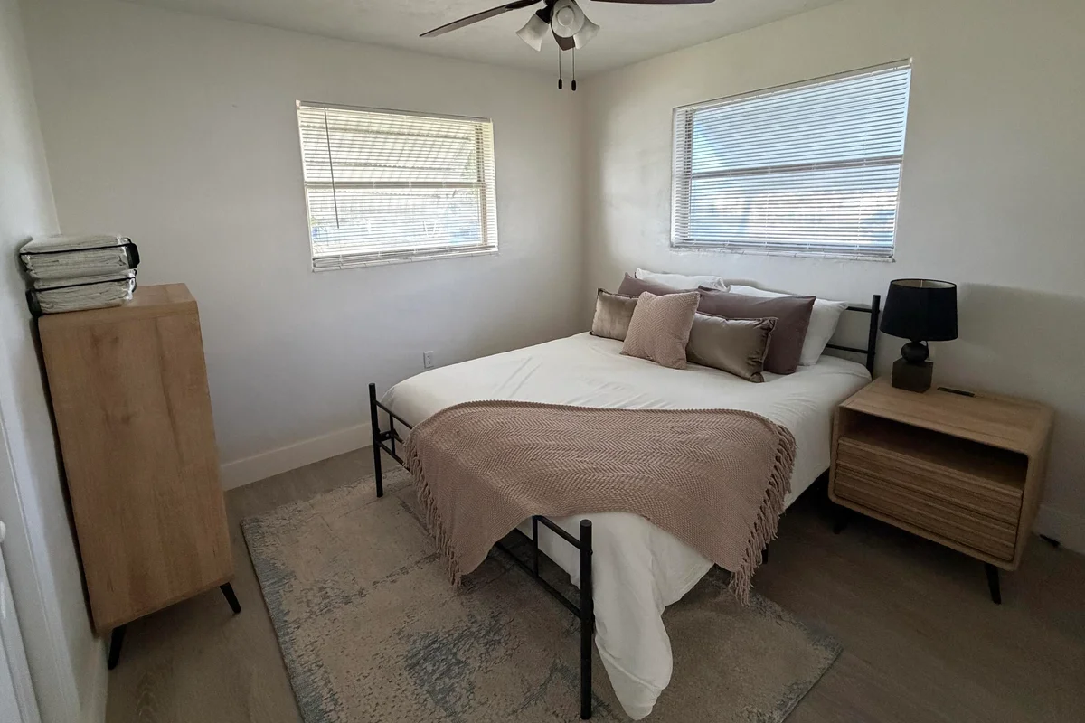 6201 SW 19th St, Miramar: photo 1 of 17