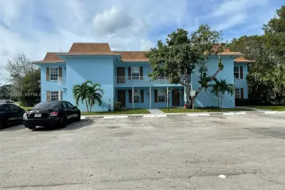 4951 Wedgewood Way #6, West Palm Beach: photo 1 of 13