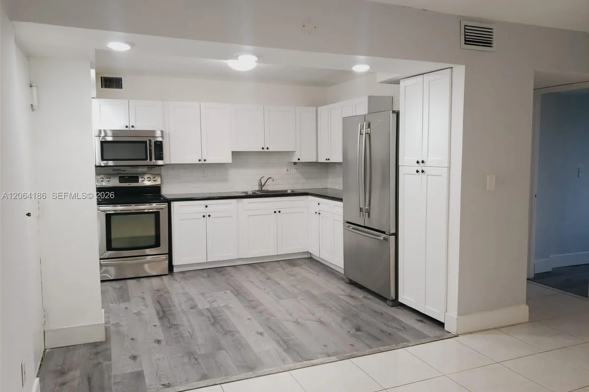 6861 SW 147th Ave #3B, Miami: photo 1 of 21