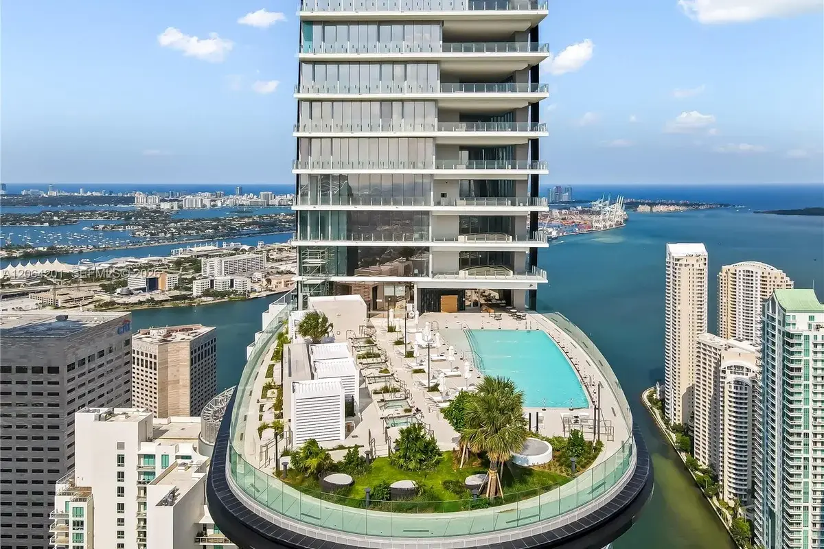300 Biscayne Boulevard Way #1106E, Miami: photo 1 of 38