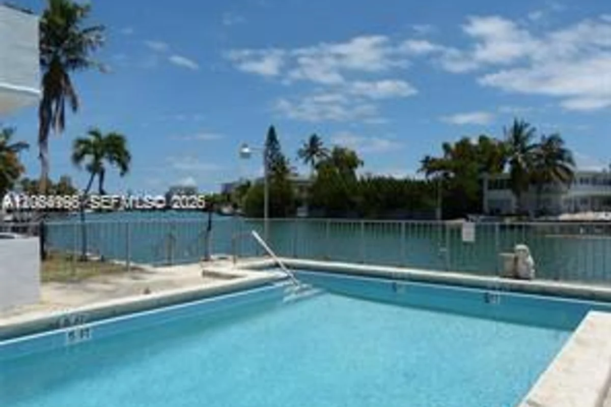 200 S Shore Dr #7, Miami Beach: photo 1 of 6