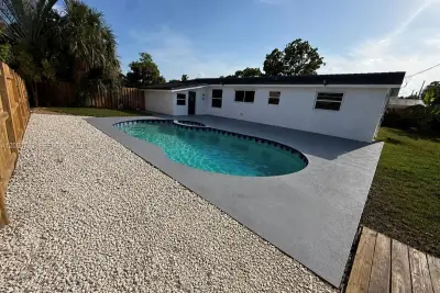 7161 SW 13th St, Pembroke Pines: photo 1 of 16