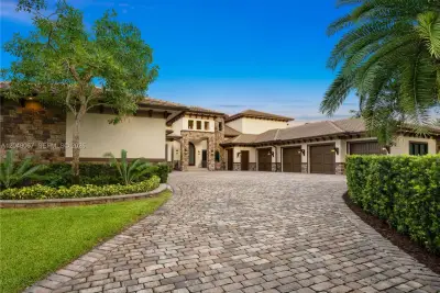 3724 Pine Lake Dr, Weston: photo 1 of 101