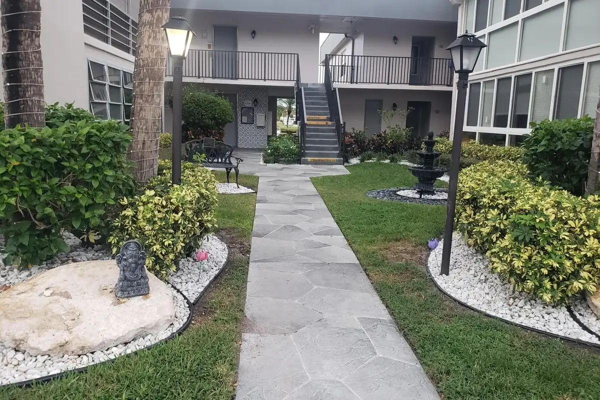 54 Piedmont B, Delray Beach: photo 1 of 12