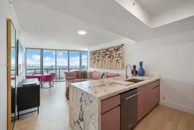 888 Biscayne Blvd #2009, Miami: photo 1 of 24