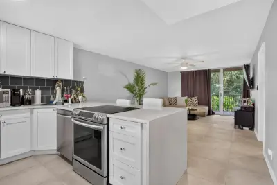 3301 NW 47th Ter #308, Lauderdale Lakes: photo 1 of 28