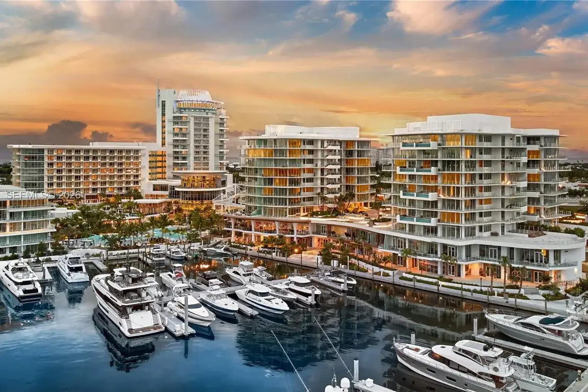2321 SE 17th St #302, Fort Lauderdale: photo 1 of 26