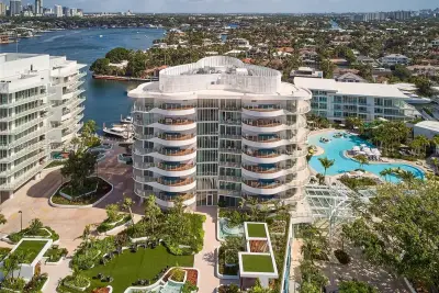 2241 SE 17th St #803, Fort Lauderdale: photo 1 of 4