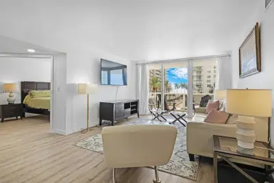 5700 Collins Ave #4C, Miami Beach: photo 1 of 57
