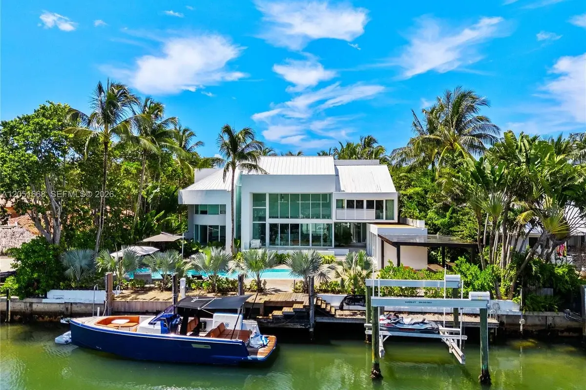 161 Cape Florida Dr, Key Biscayne: photo 1 of 42