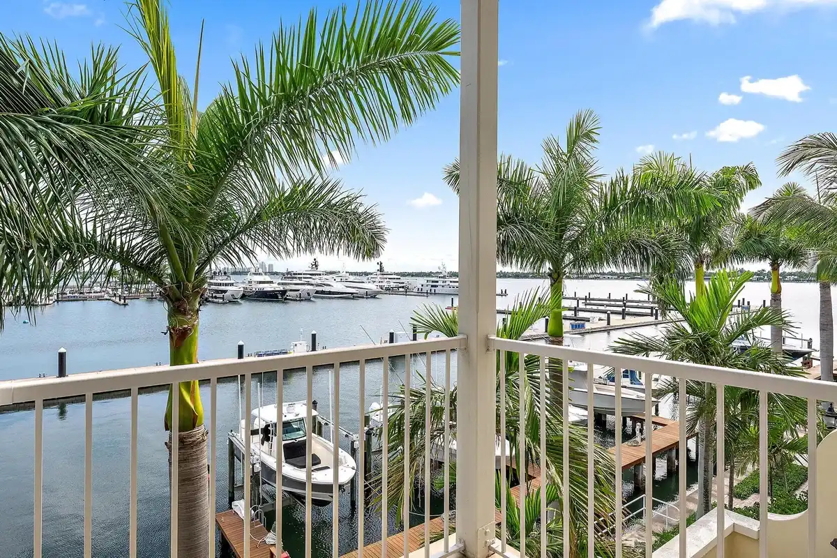3920 N Flagler Dr #301, West Palm Beach: photo 1 of 36