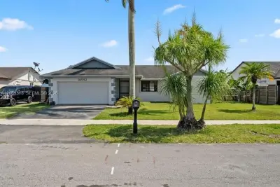 16552 SW 297th Ter, Homestead: photo 1 of 14