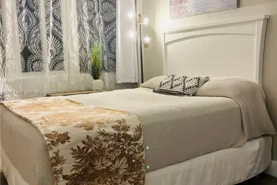 6484 Indian Creek #238, Miami Beach: photo 1 of 10