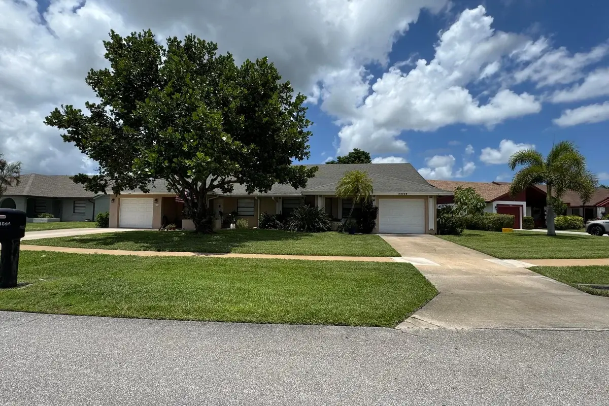 11894 Suellen Cir, Wellington: photo 1 of 19