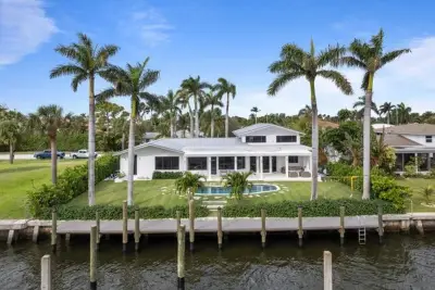 21 Duke Dr, Lake Worth Beach: photo 1 of 27