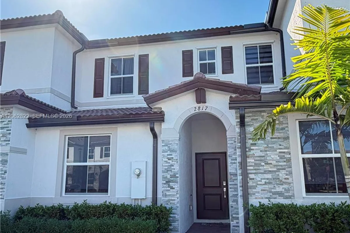 2817 SE 26th Ave, Homestead: photo 1 of 16