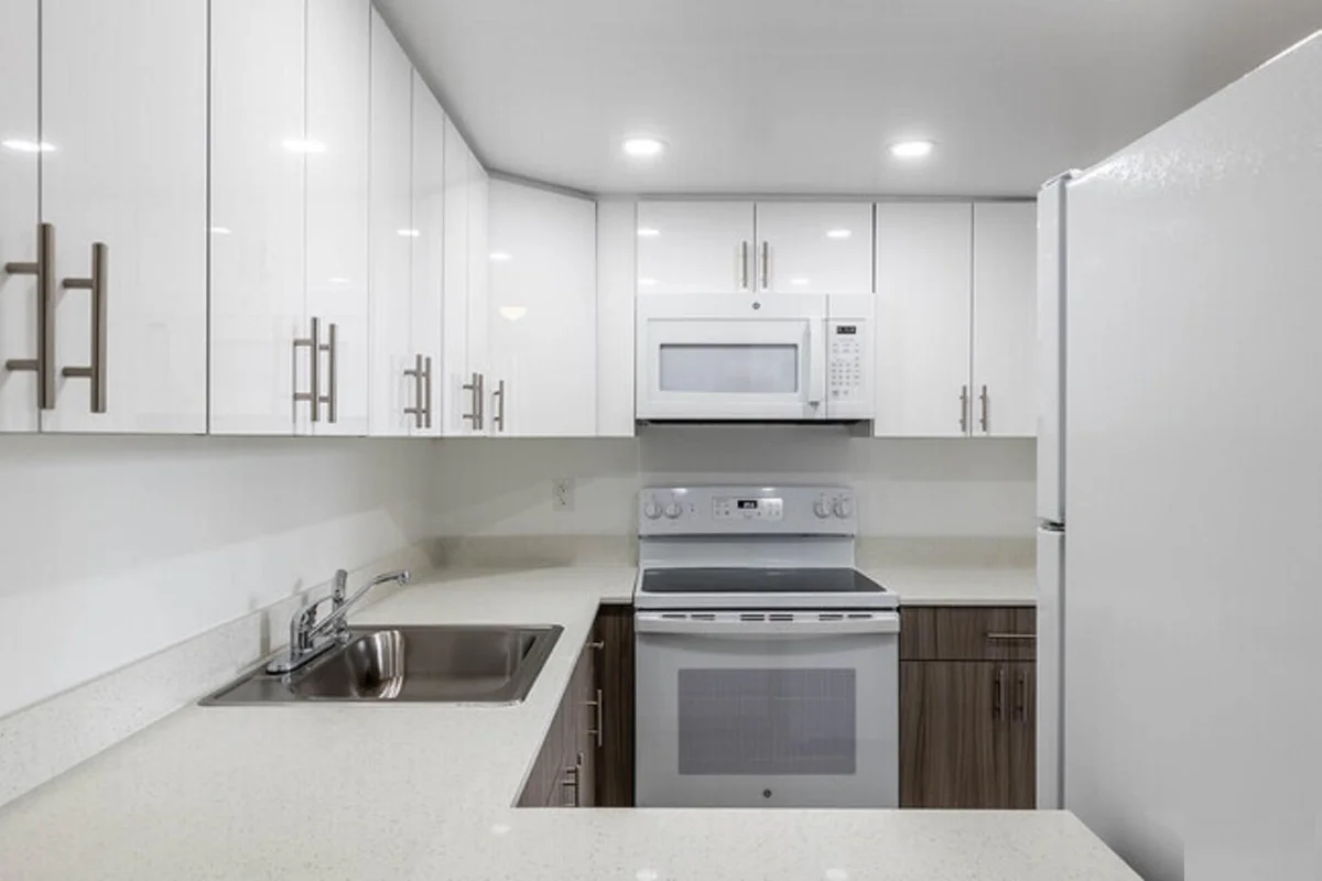 401 NW 34 St #85-202, Pompano Beach: photo 1 of 10