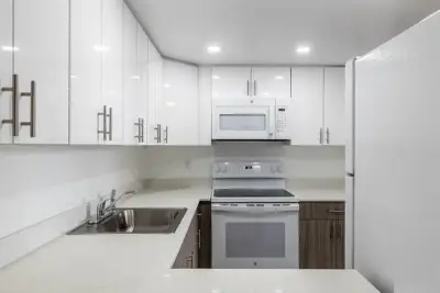 401 NW 34 St #85-202, Pompano Beach: photo 1 of 10