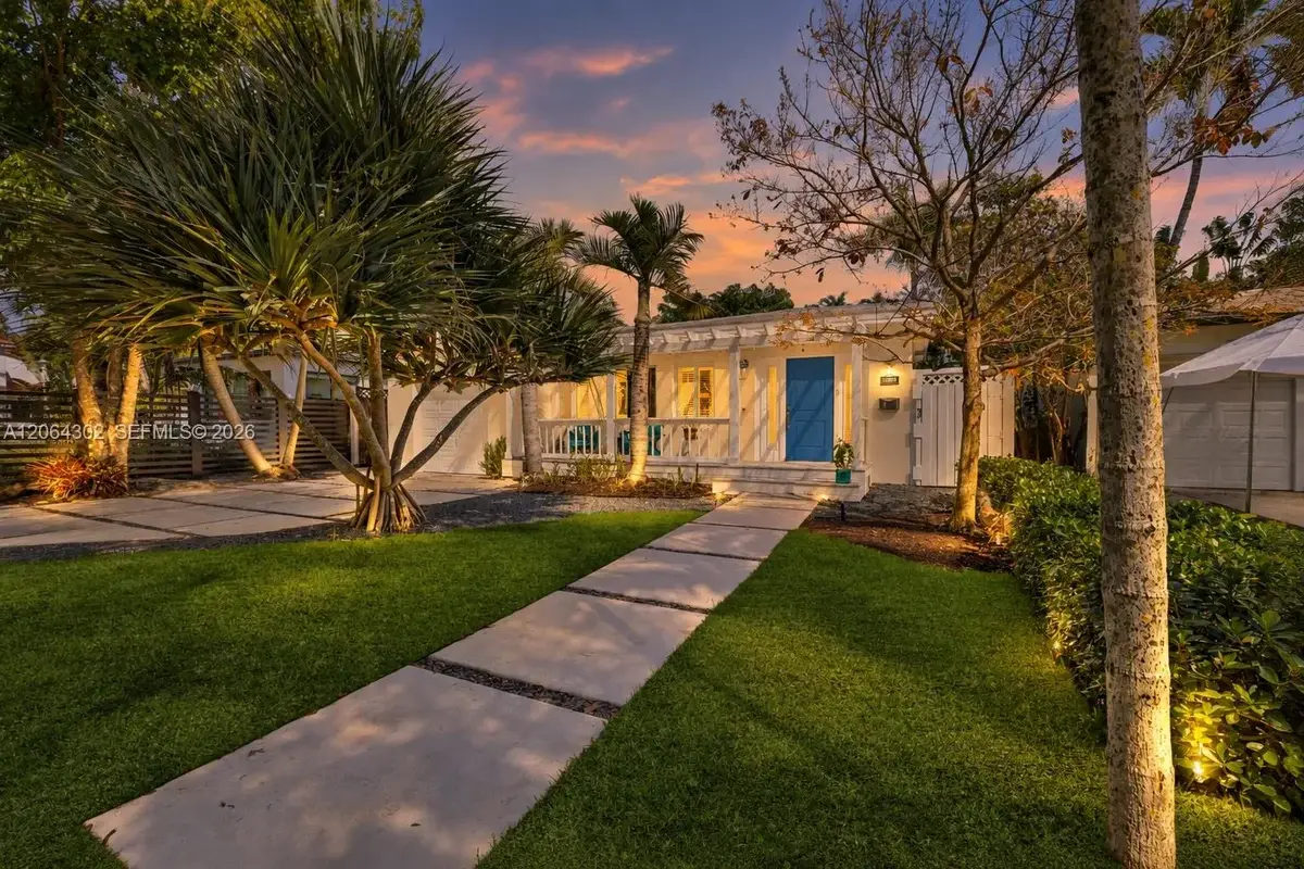 711 NE 72nd Ter, Miami: photo 1 of 50