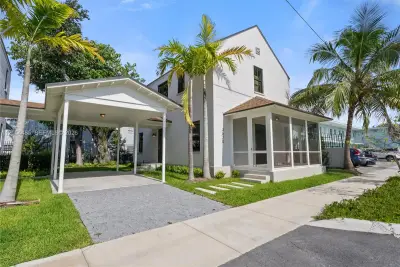 3620 Plaza St, Miami: photo 1 of 22