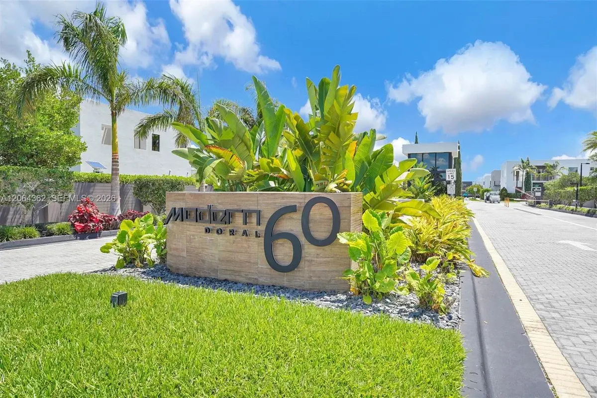 7509 NW 99th Ave, Doral: photo 1 of 61