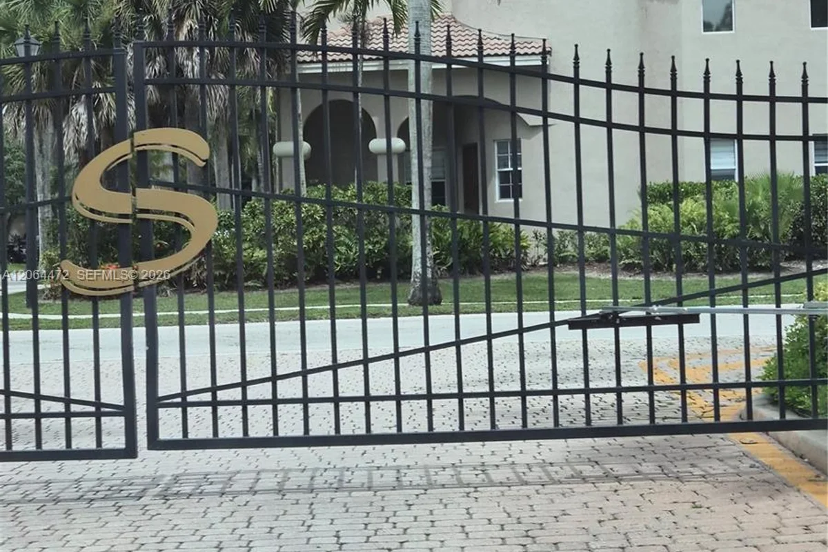 11770 NW 2nd St, Plantation: photo 1 of 12