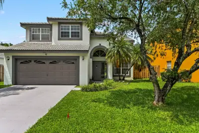 7581 Bristol Bay Ln, Lake Worth: photo 1 of 34