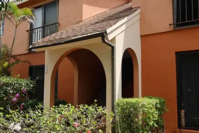 50 SE 12th St #1670, Boca Raton: photo 1 of 25