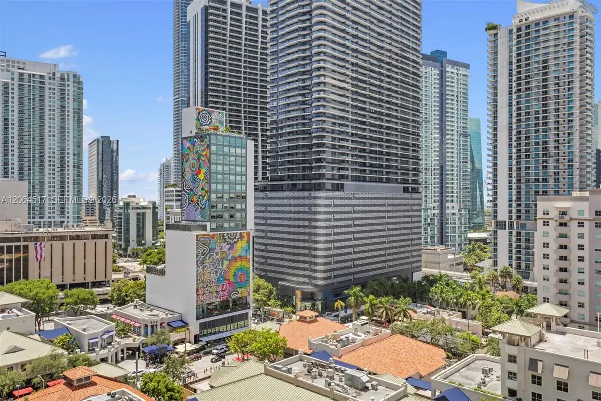 55 SW 9th St #1105, Miami: photo 1 of 10