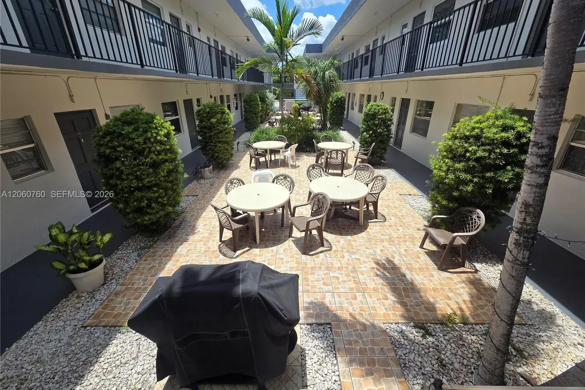 415 NE 2nd St #217, Hallandale Beach: photo 1 of 23