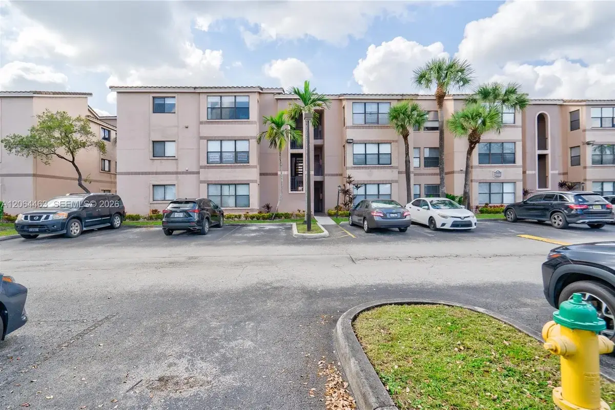 2866 S University Dr #5307, Davie: photo 1 of 17