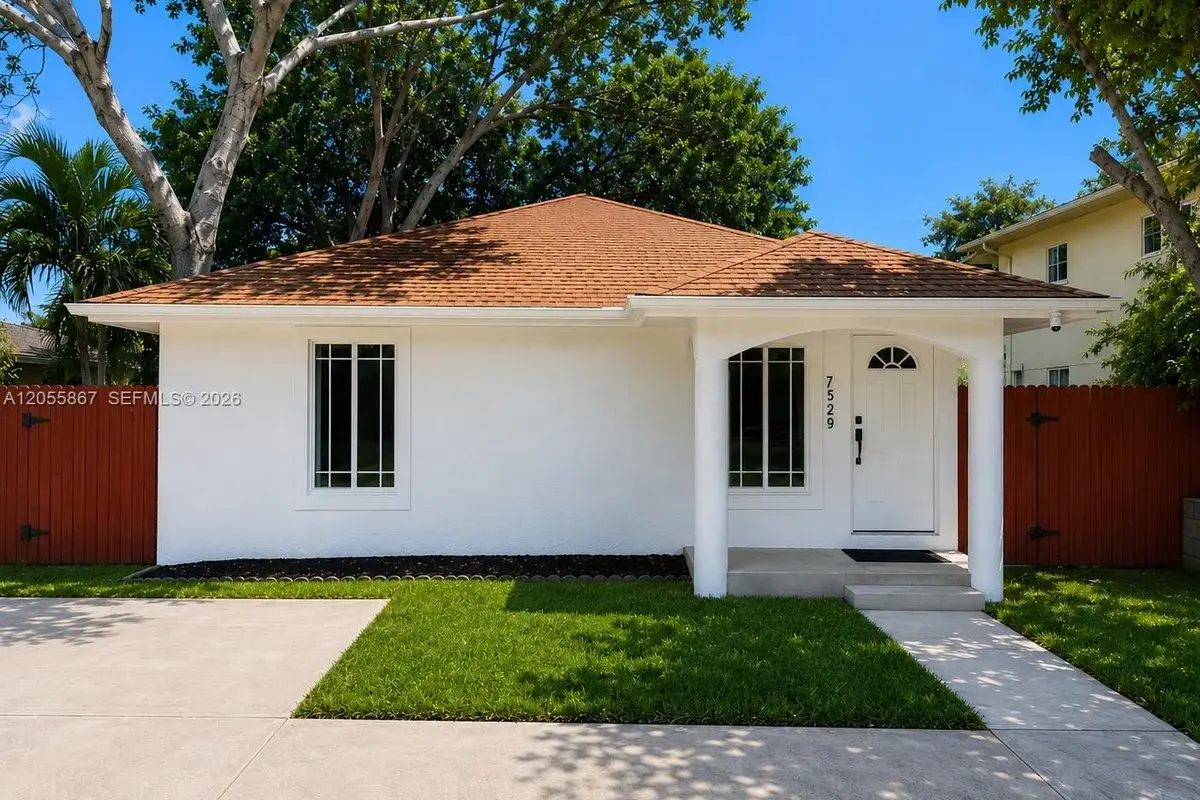 7529 NW 1st Ave, Miami: photo 1 of 14