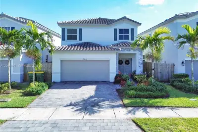 2636 SE 13th Ct, Homestead: photo 1 of 40