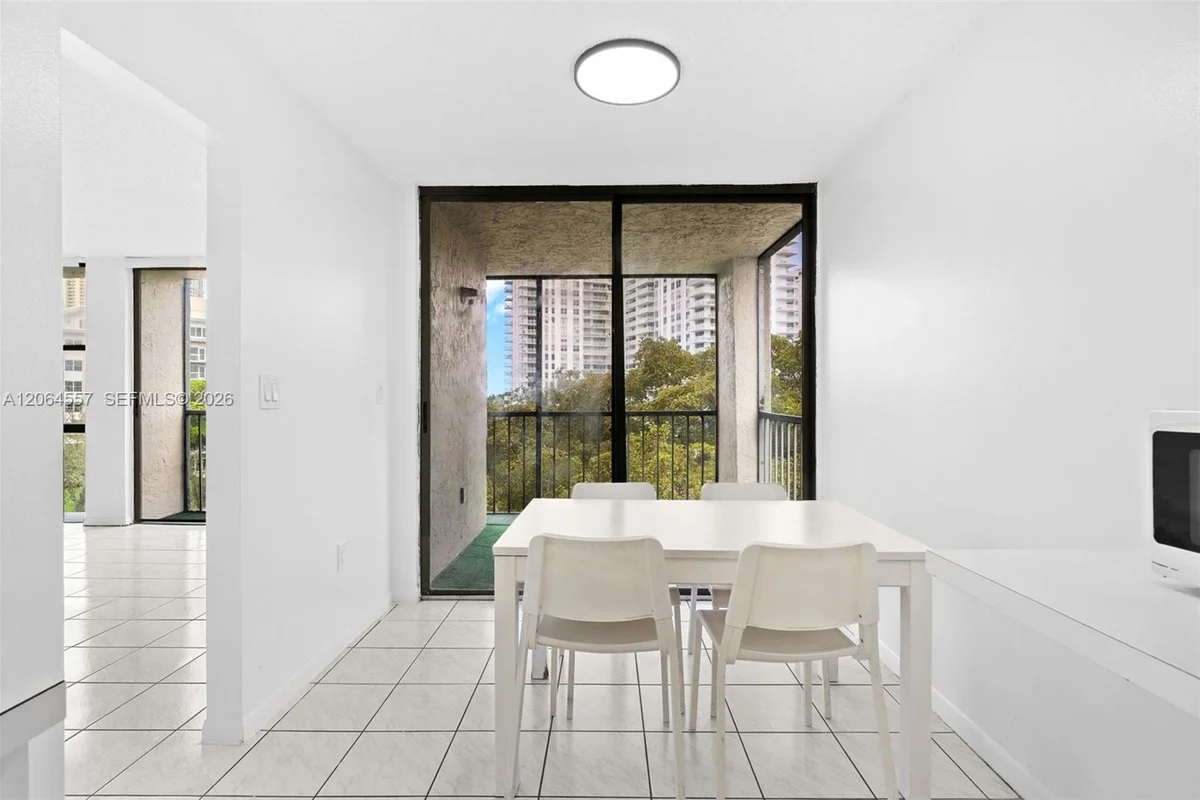 17500 N Bay Rd #S508, Sunny Isles Beach: photo 1 of 36
