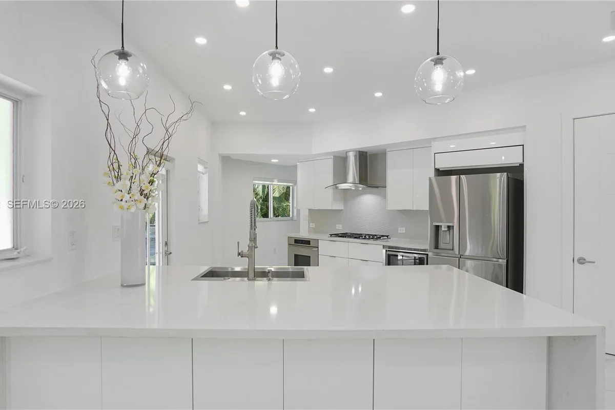 711 Sunset Rd, Coral Gables: photo 1 of 31