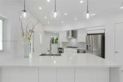 711 Sunset Rd, Coral Gables: photo 1 of 31