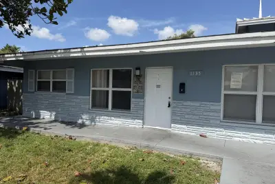 1135 NW 7th Ave #1, Fort Lauderdale: photo 1 of 9
