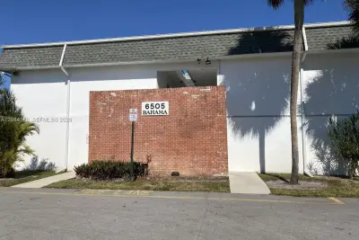 6505 Winfield Blvd #B-19, Margate: photo 1 of 9