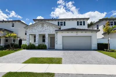 18618 SW 136th Ct, Miami: photo 1 of 20