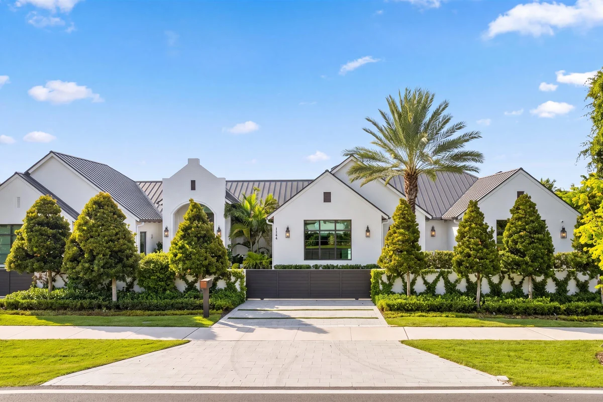 1634 N Swinton Ave, Delray Beach: photo 1 of 87