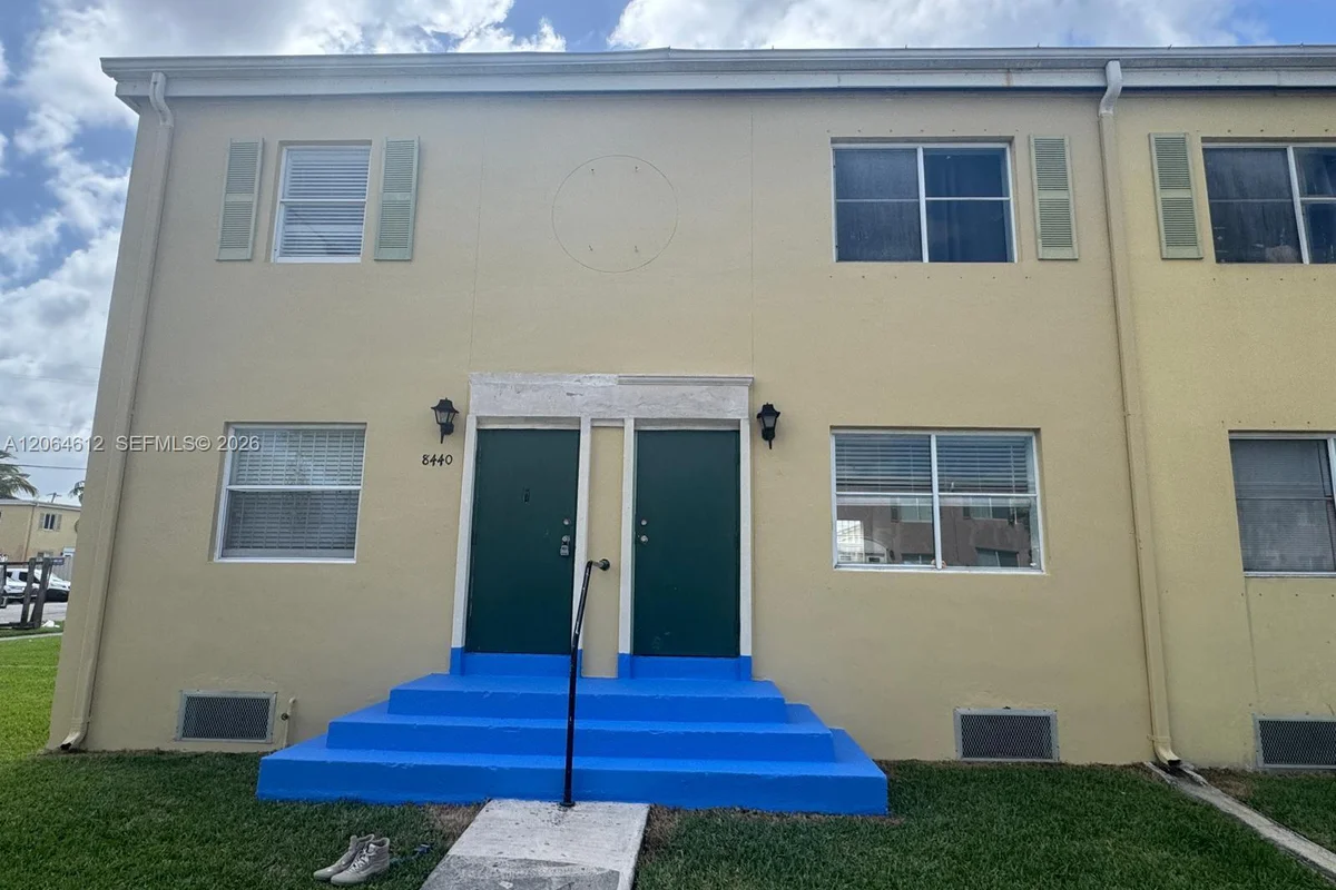 8440 NW 4th Ave, Miami: photo 1 of 11
