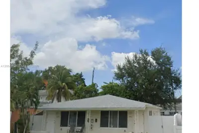 16982 NE 21st Ave, North Miami Beach: photo 1 of 14