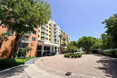 2775 NE 187th St #505, Aventura: photo 1 of 29