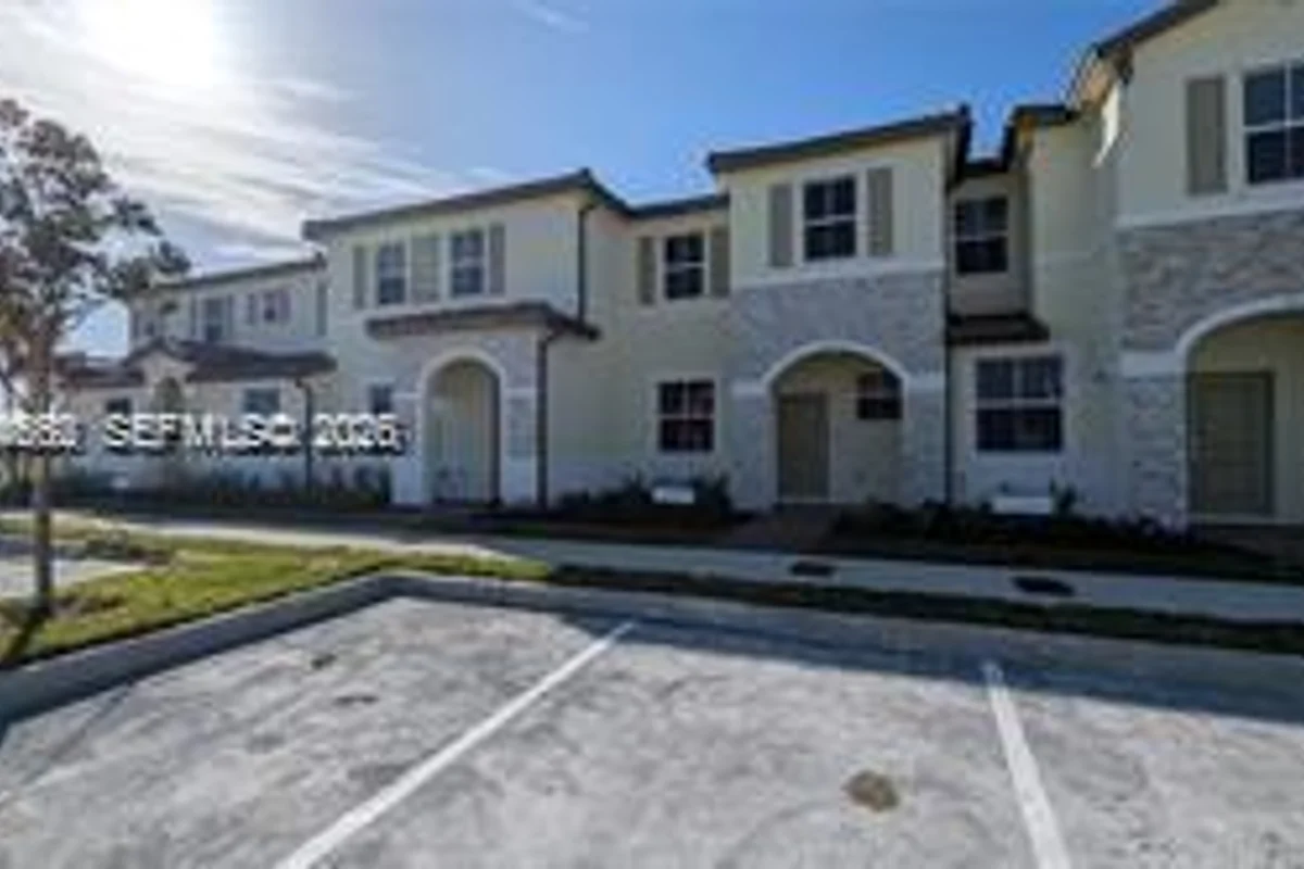 2892 SE 25th Rd, Homestead: photo 1 of 12